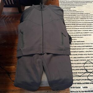 Nike Tech Fleece Anthracite Gray